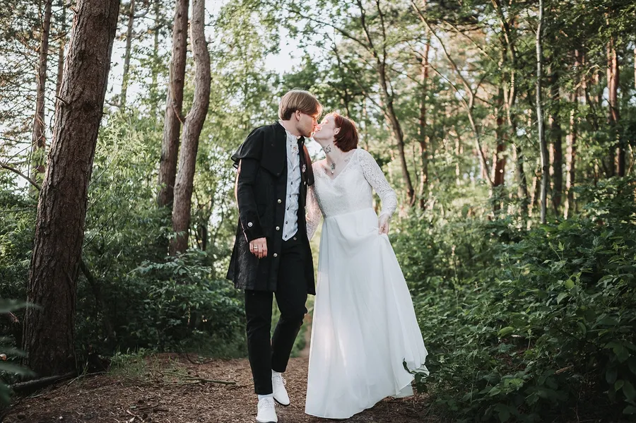 Brautpaarshooting von Timon und Clare am Donnerklee bei St. Michaelisdonn, Bild 1