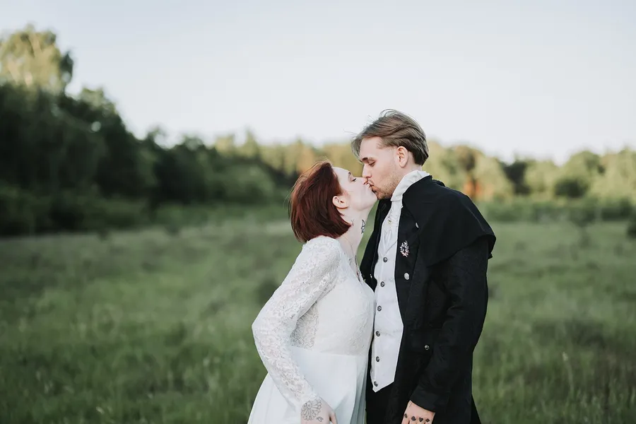 Brautpaarshooting von Timon und Clare am Donnerklee bei St. Michaelisdonn, Bild 2
