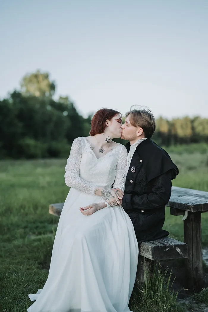 Timon & Clare, Hochzeit in Eddelak