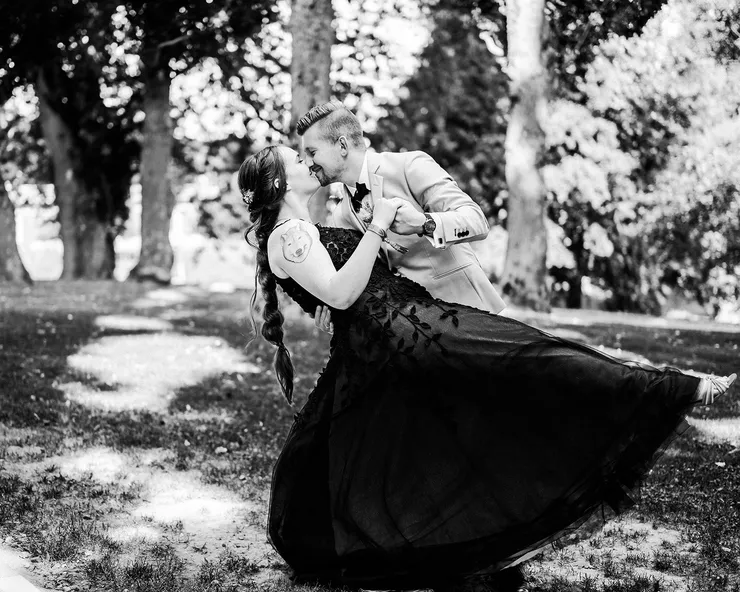 Brautpaarshooting von Bere und Francisco auf dem Hof Schwartkop bei Itzehoe, Filmstreifen 4