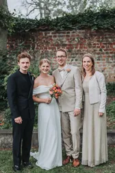 Freunde und Familie bei der Hochzeitsfeier bei einer Hochzeit in Lübeck