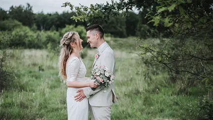 Brautpaarshooting von Lina und Johannes in Marne