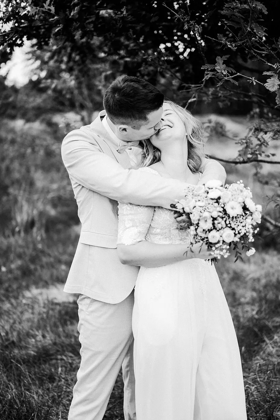 Brautpaarshooting von Lina und Johannes in der Dithmarscher Heide, Bild 14