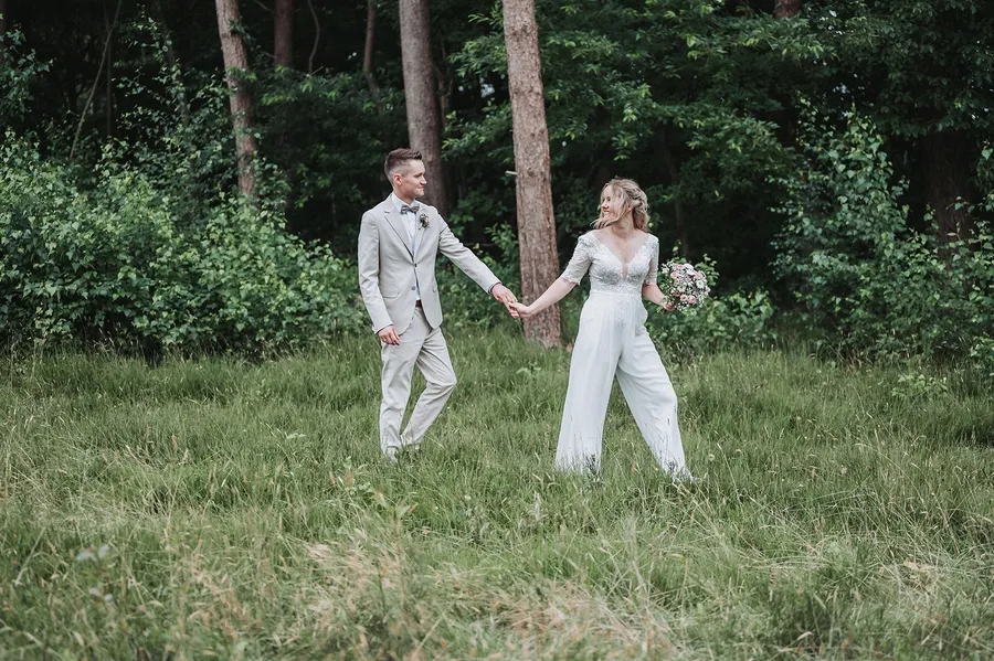 Brautpaarshooting von Lina und Johannes in der Dithmarscher Heide, Bild 19