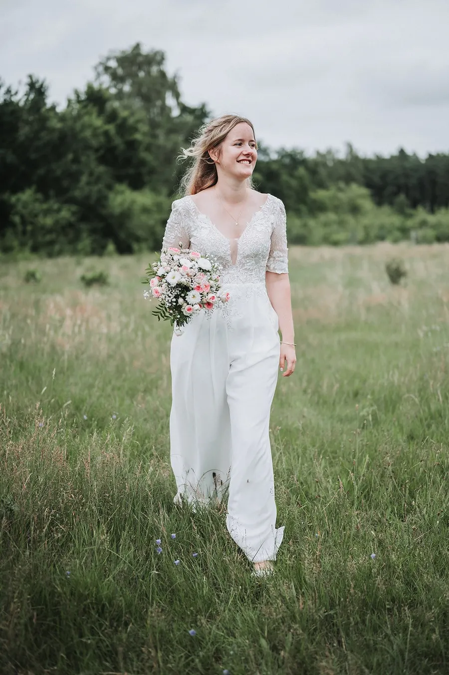 Brautpaarshooting von Lina und Johannes in der Dithmarscher Heide, Bild 26