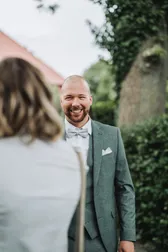 Gratulation nach der Trauung von Niko und Judith in Meldorf